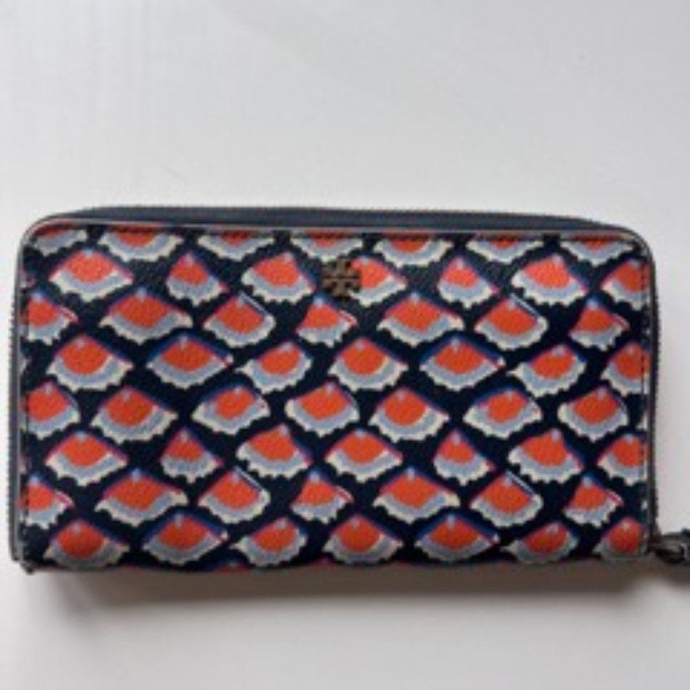 Tory Burch Kerrington Navy and Orange zip wallet in good condition